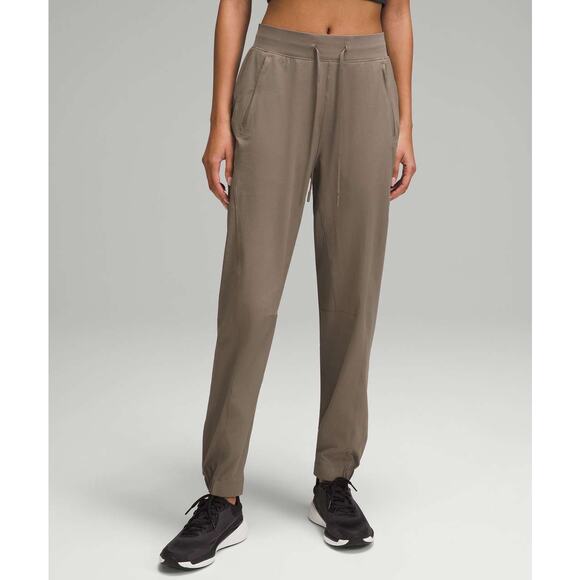 Lululemon License to Train High-Rise Pant in Nomad Women's 8 - Picture 1 of 8